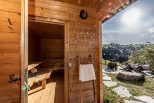 Sauna sul maso nelle Dolomiti presso il maso Örtlhof a Siusi allo Sciliar